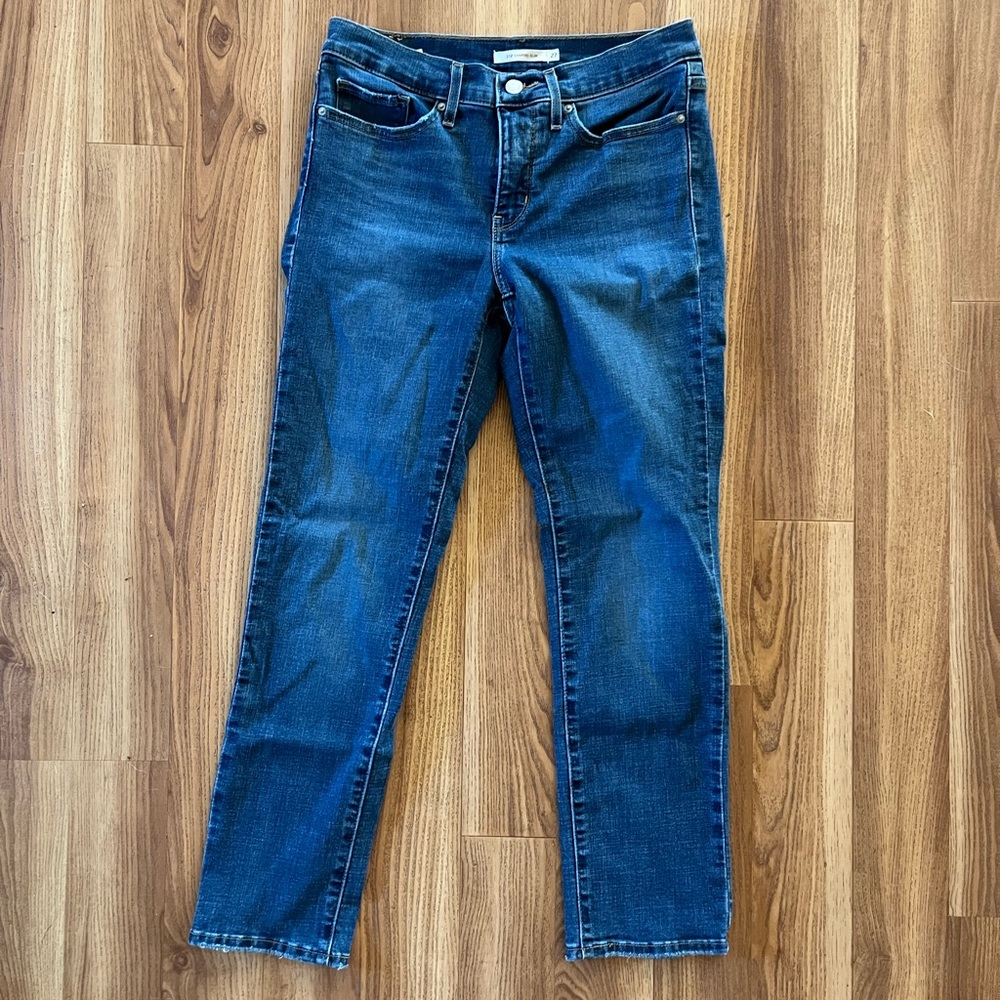 Levi 312 shaping slim jeans